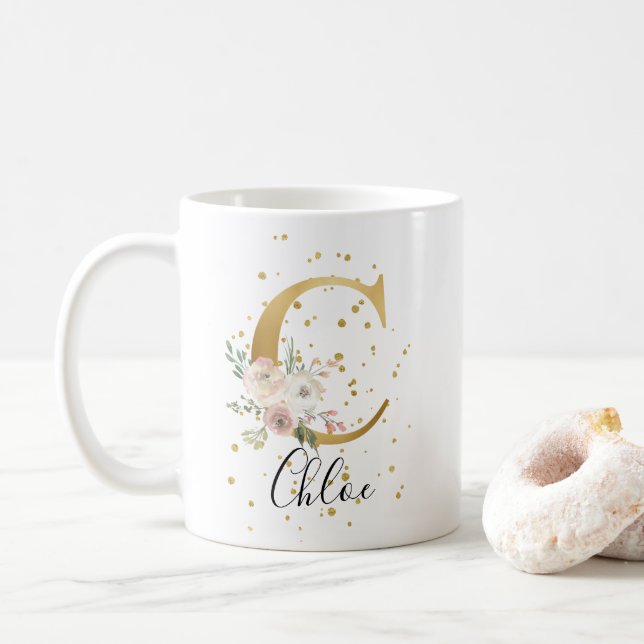 Mug Aquarelle à crème rose or Monogramme floral C (Avec donut)