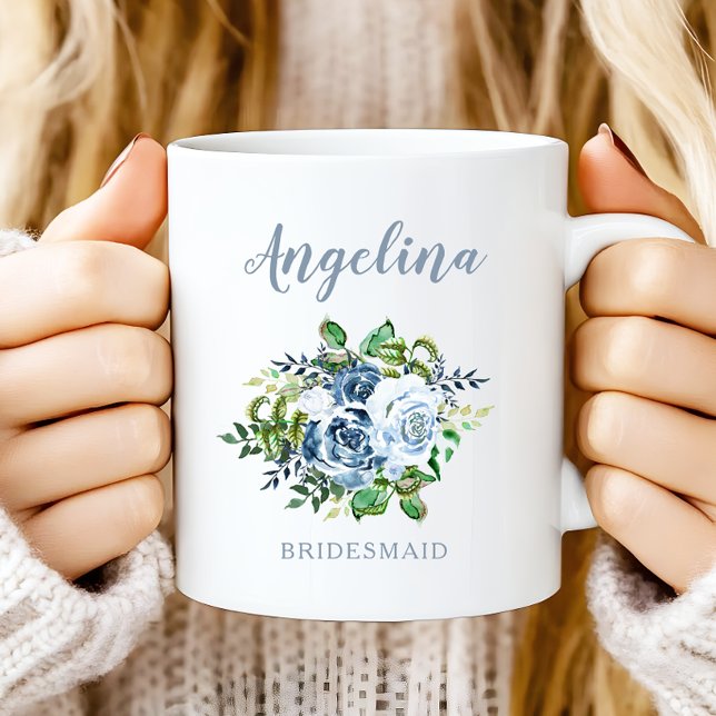 Mug Aquarelle de Bridesmaid Floral Dusty Mariage bleu (Créateur téléchargé)
