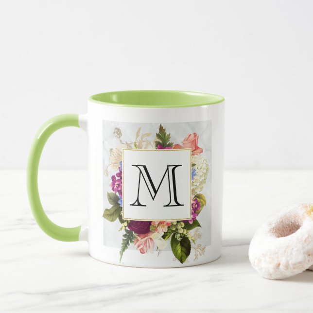 Mug Aquarelle rose moderne Bouquet floral Monogramme (Avec donut)