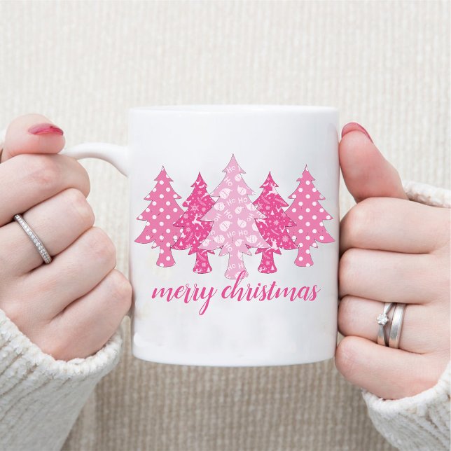 Mug Arbre de Noël rose moderne Nom Motif Café (Modern Pink Christmas Tree Pattern Name Coffee Mug)