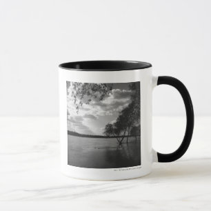 Mug Arbres par le lac B&W