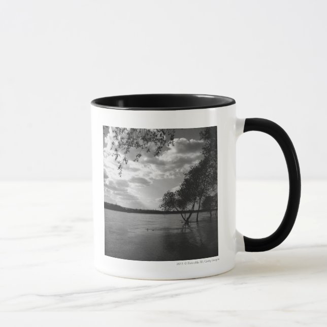 Mug Arbres par le lac B&W (Droite)