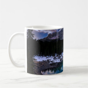 MUG ARBRES PRÈS DE LA MONTAGNE