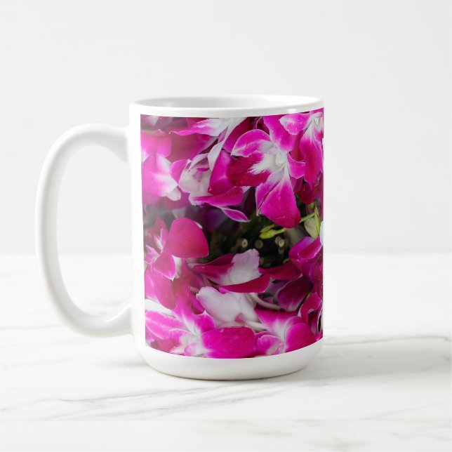 Mug Arrière - plan de fleurs d'orchidées violettes (Gauche)