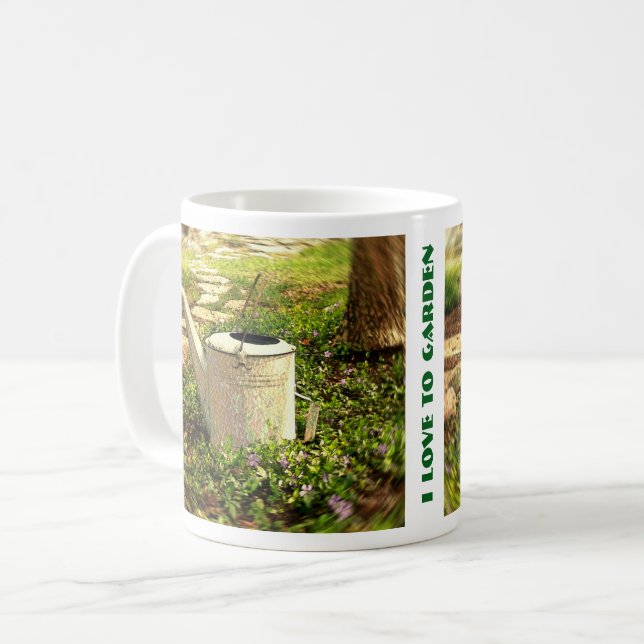 Mug Arrosage vintage Dans Un Patch De Vinca (Devant gauche)