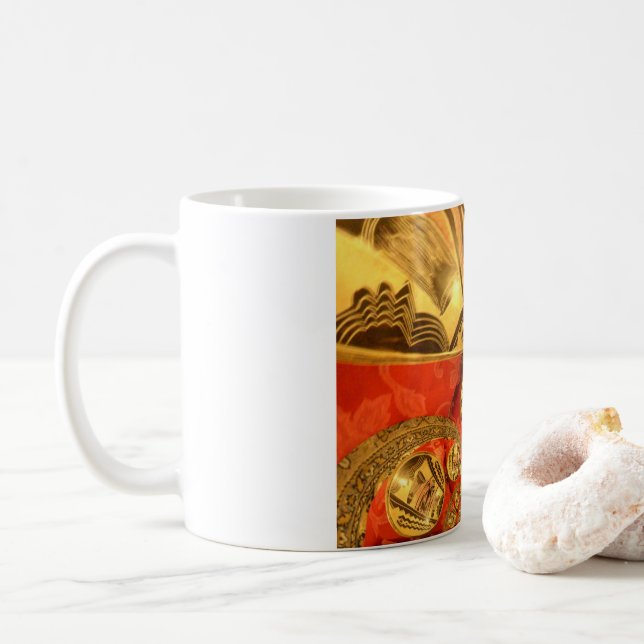 Mug Art Culturel Africain : Design Rouge Or Riche (Avec donut)