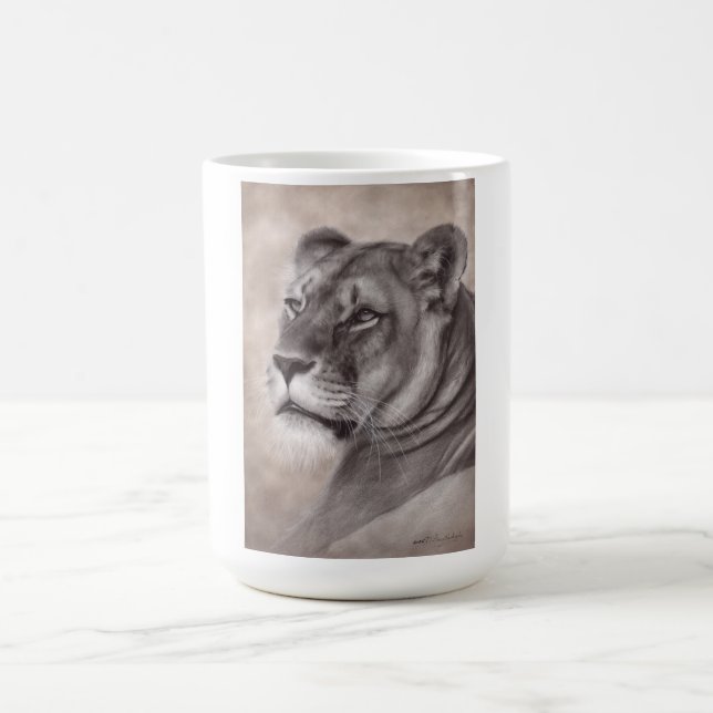 Mug Art de lionne dessiné à la main (Centre)