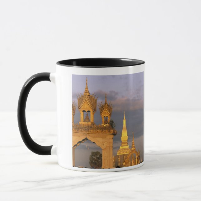 Mug Asie, Laos, Vientiane. Temple de That Luang. (Gauche)