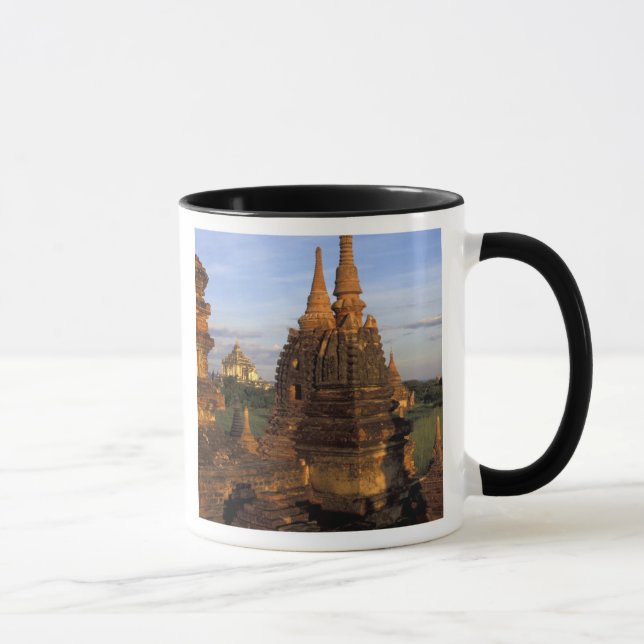 Mug Asie, Myanmar, Bagan. Anciens temples et (Droite)