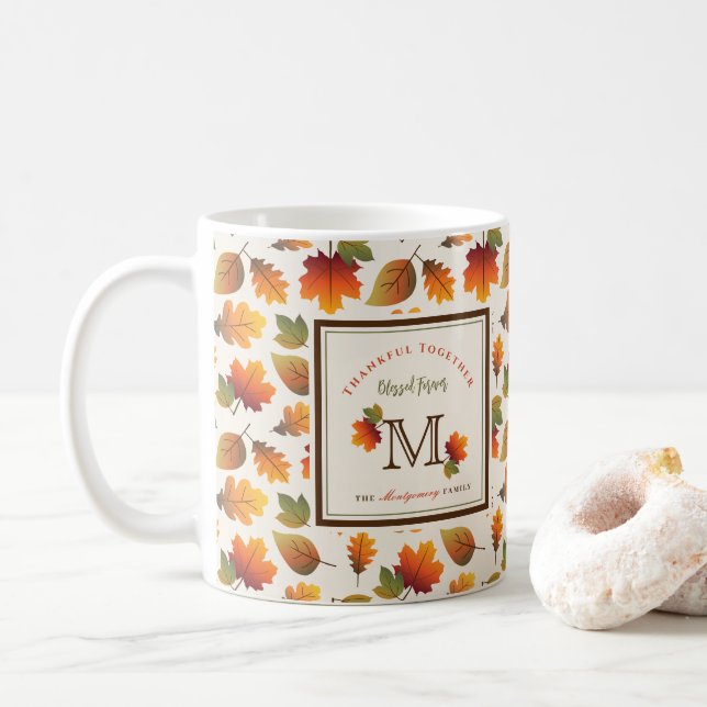 Mug Automne/Automne Feuilles Famille Monogramme Action (Avec donut)