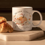 Mug Automne Citrouille Aquarelle Feuilles d'automne et<br><div class="desc">"Automne Citrouille Aquarelle Feuilles d'automne et Floral avec Script de café Mug." Moderne, jolie aquarelle d'art avec un citrouille stylisé de tournesol orange et blanc, feuillage séché et verdure avec texte typographique, "Feuilles d'automne et citrouilles s'il vous plaît!" Tous les oeuvres peintes par Audrey Jeanne Roberts, artiste et designer de...</div>