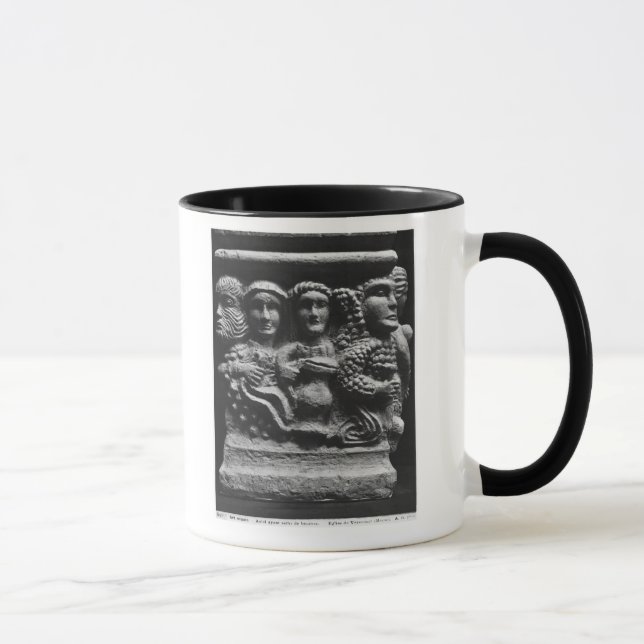 Mug Avant d'un autel utilisé comme police dépeignant (Droite)