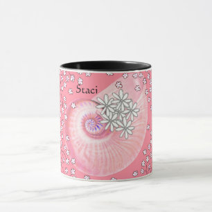 Mug avec marguerites et coquille en rose