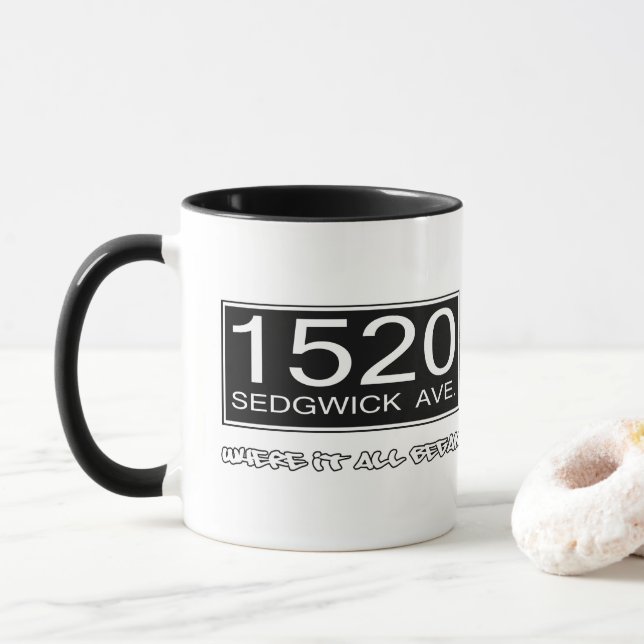 MUG AVENUE DE 1520 SEDGWICK. - OÙ ELLE TOUTE A (Avec donut)