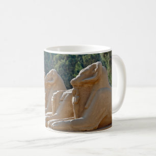 Mug Avenue des sphinx dans le temple de Karnak - Egypt