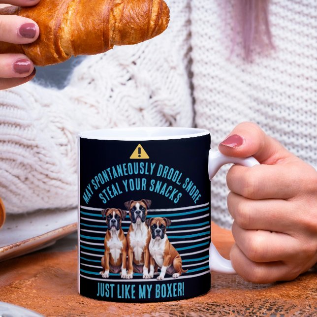 Mug Avertissement de drolage de chien de boxer drôle (Créateur téléchargé)