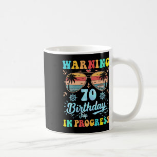Mug Avertissement Voyage pour 70e anniversaire en cour
