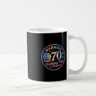 Mug Avertissement Voyage pour les 70 ans en cours Anni