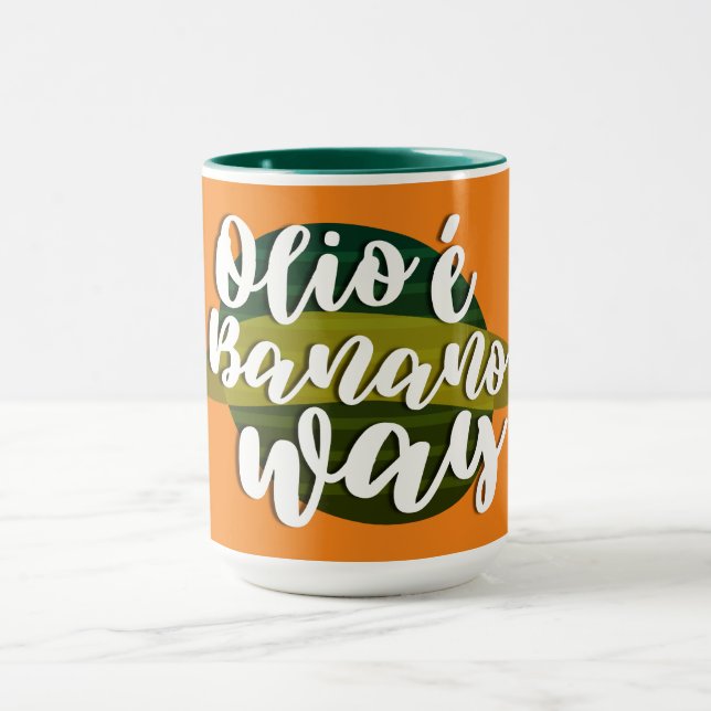 Mug Awe Bay No Know absurde chant (Centre)