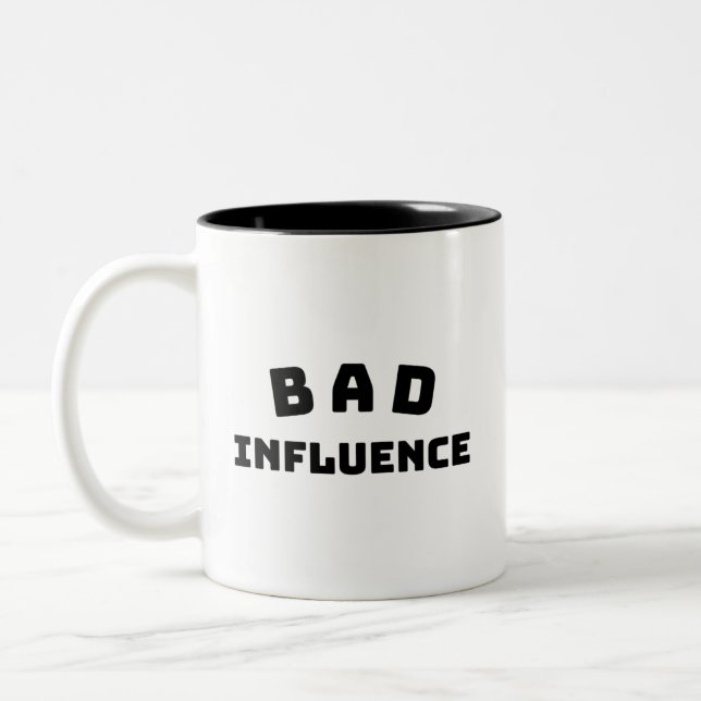 Mug BAD Influence Classic – Typographie noire gras (Gauche)