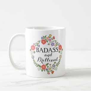 Mug Badass et hippie drôle brillant câlinent floral