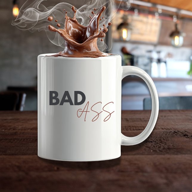 Mug BADAss – Humour Café Drôle | Patron Moderne (Créateur téléchargé)