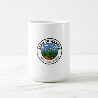 Mug Badge du camp d'aventure de montagne Born to Wande