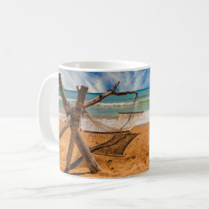 Mug Balancez sur une station balnéaire tropicale