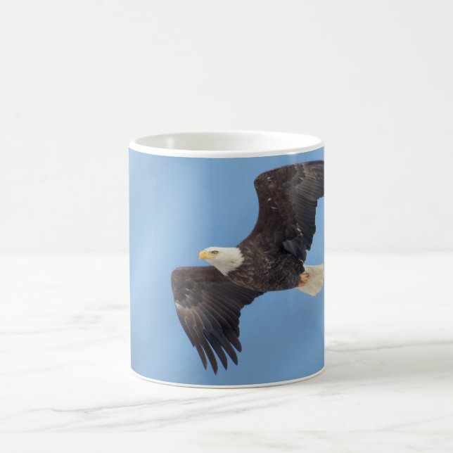 Mug Bald Eagle en vol (Centre)