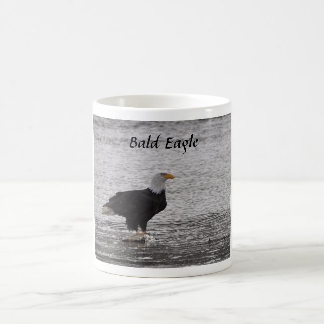 Mug Bald Eagle sur Saumon (Centre)