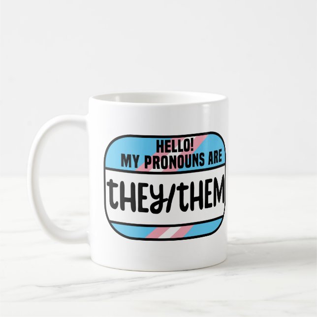 Mug Balise de nom LGBT Pronononounes transgenres qu'il (Gauche)