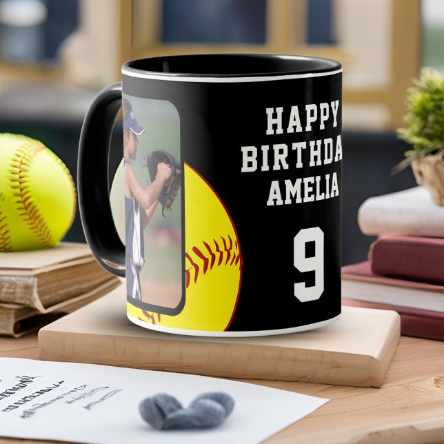 Mug Balle de softball Joyeux Anniversaire 2 Photos (Créateur téléchargé)