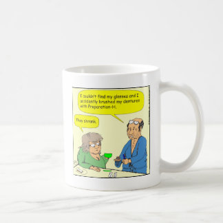 Mug bande dessinée de crème de hémorroïde de 408