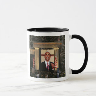Mug Barak Obama parle lors de la dernière nuit de la
