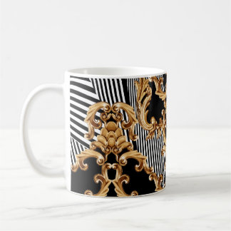 Mug Baroque doré, décoration complexe.