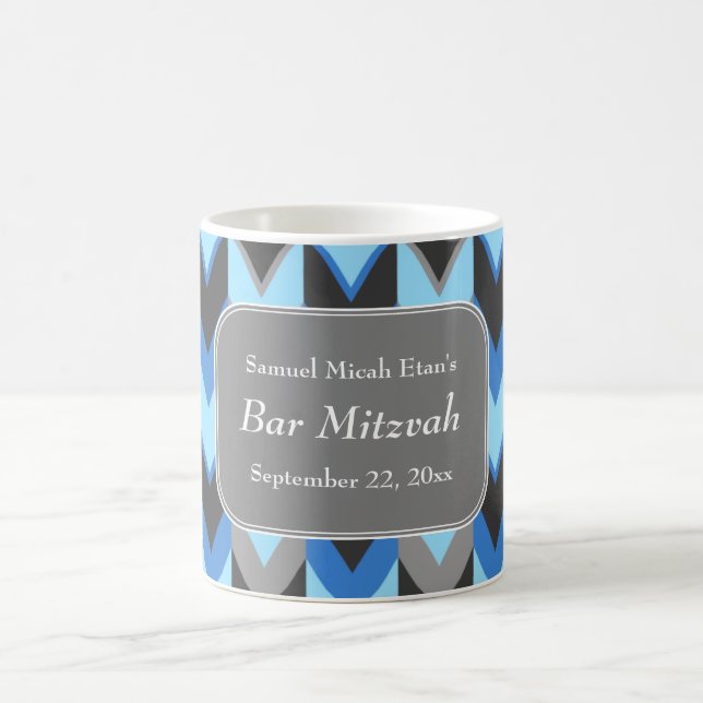 Mug Barre bleue et grise Mitzvah de motif de Chevron (Centre)