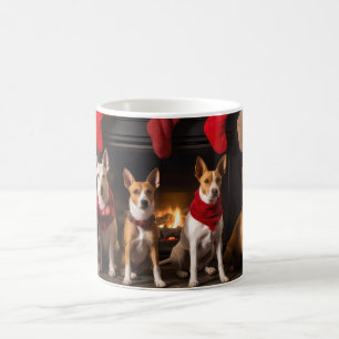 Mug Basenji au coin du feu de Noël