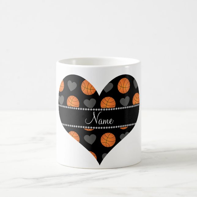 Mug Basket-balls et coeurs noirs nommés faits sur (Centre)