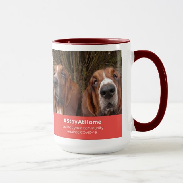 Mug Basset Hounds Restez à la maison (Droite)