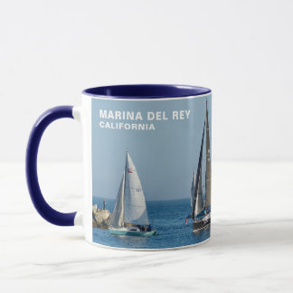 Mug Bateaux À Voiles Entrant Dans La Manche. Marina De