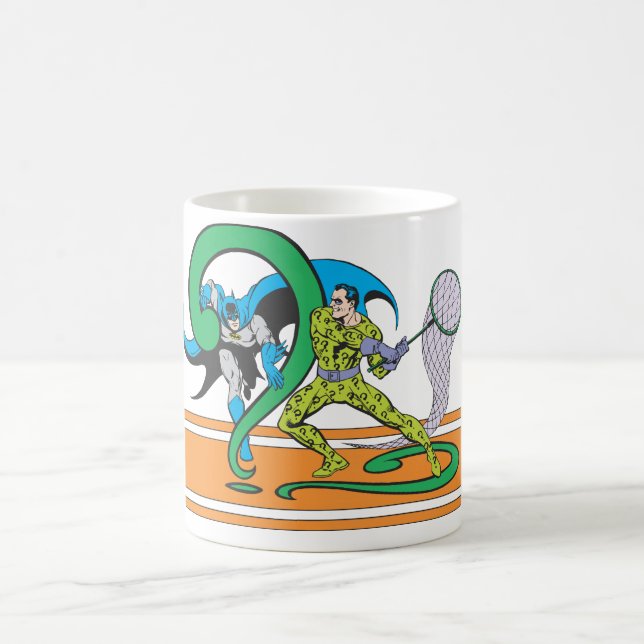 Mug Batman combat Riddler (Centre)