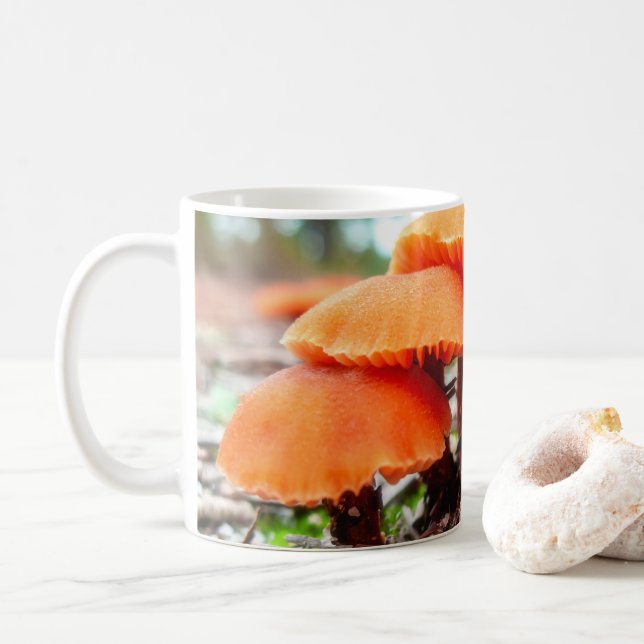 Mug Beau bouquet de champignons sauvages dans un champ (Avec donut)