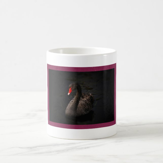 Mug Beau cygne noir avec un bec rouge vif (Centre)