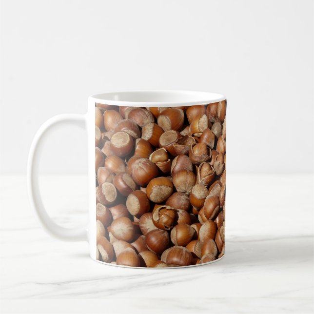 Mug Beaucoup de noisettes entières dans les coquilles (Gauche)