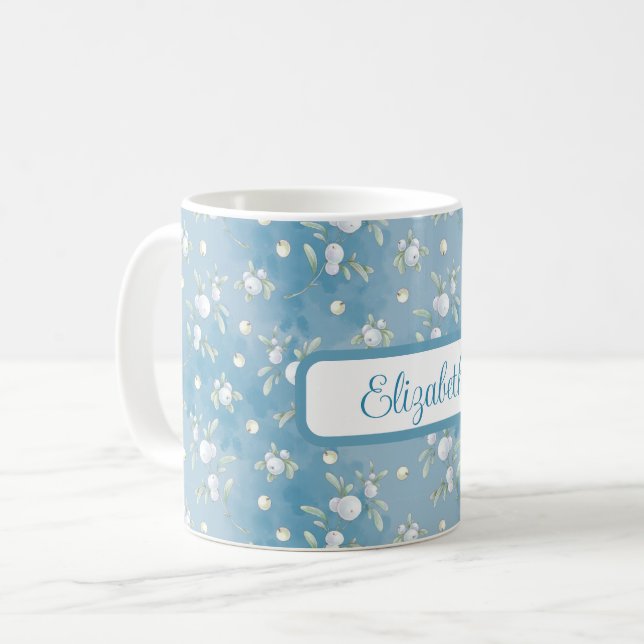 Mug Beaux Snowberry blancs, Feuilles verts sur Bleu (Devant gauche)