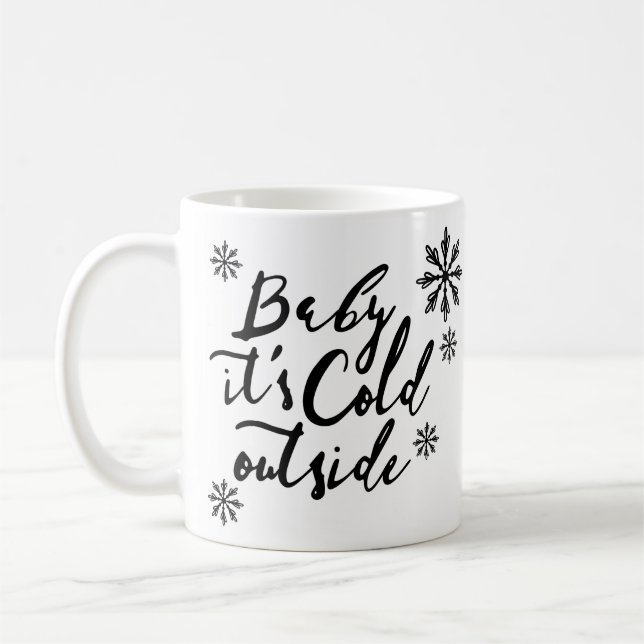 Mug Bébé C'est froid dehors Chic Black Script (Gauche)