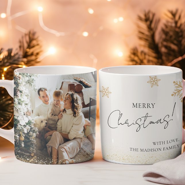 Mug Beige minimaliste Joyeux Noël Famille Photo (Créateur téléchargé)
