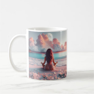 Mug Belle femme méditant sur la plage vierge