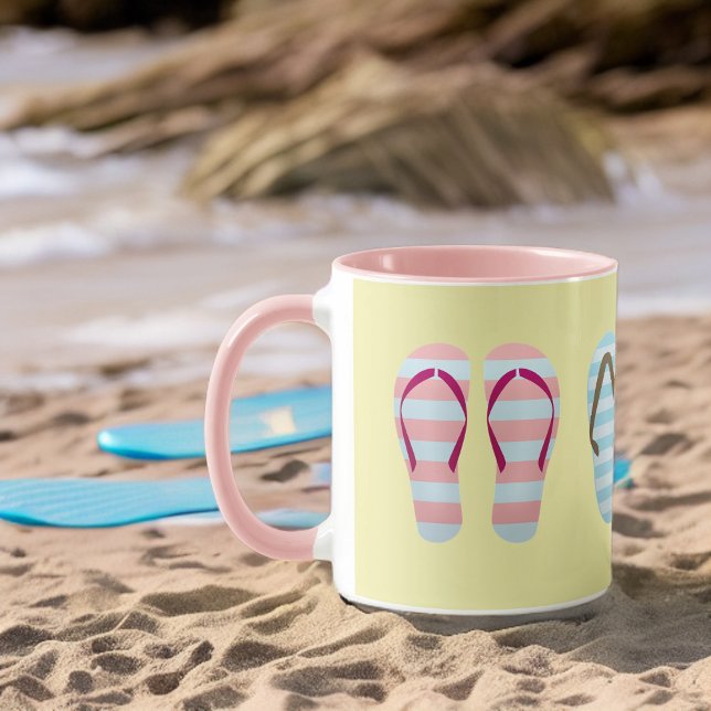Mug Belle tongs Pastel rayé sur jaune pâle (Créateur téléchargé)