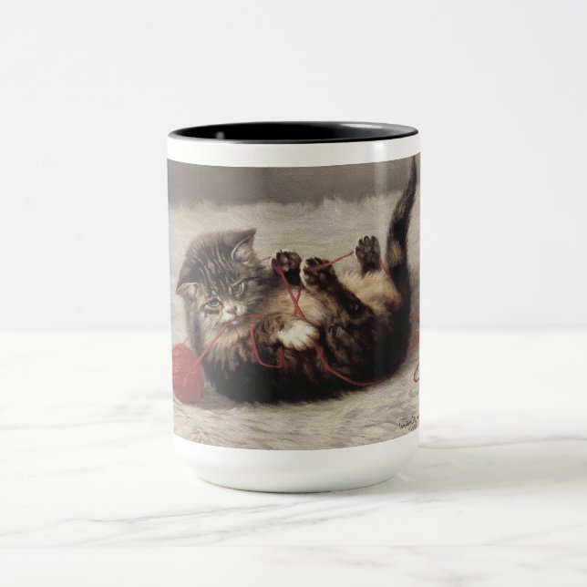 Mug Berceau de chat, un chat jouant avec une pelote de (Centre)
